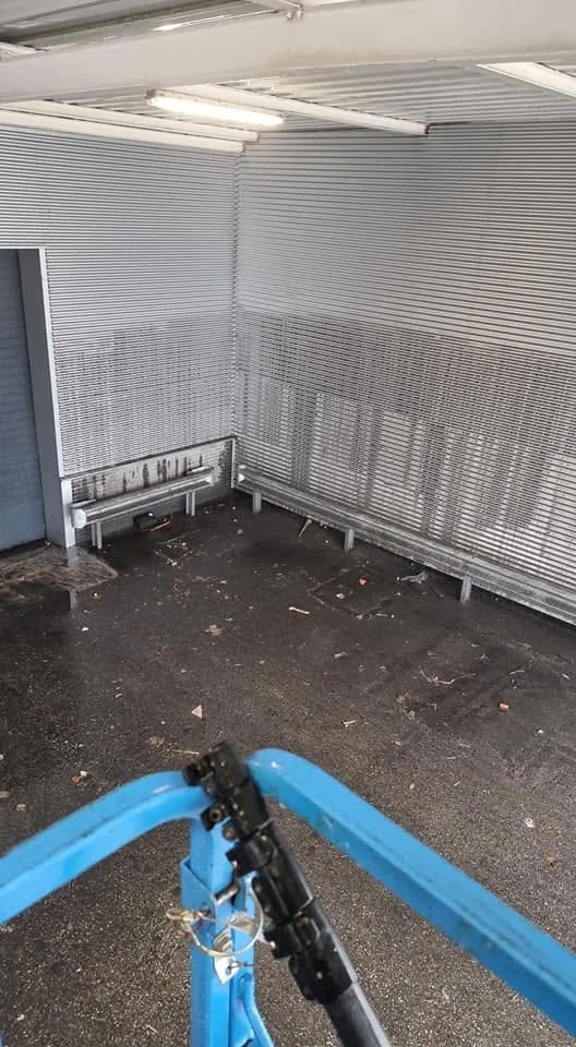 Een binnenruimte tijdens de werkzaamheden